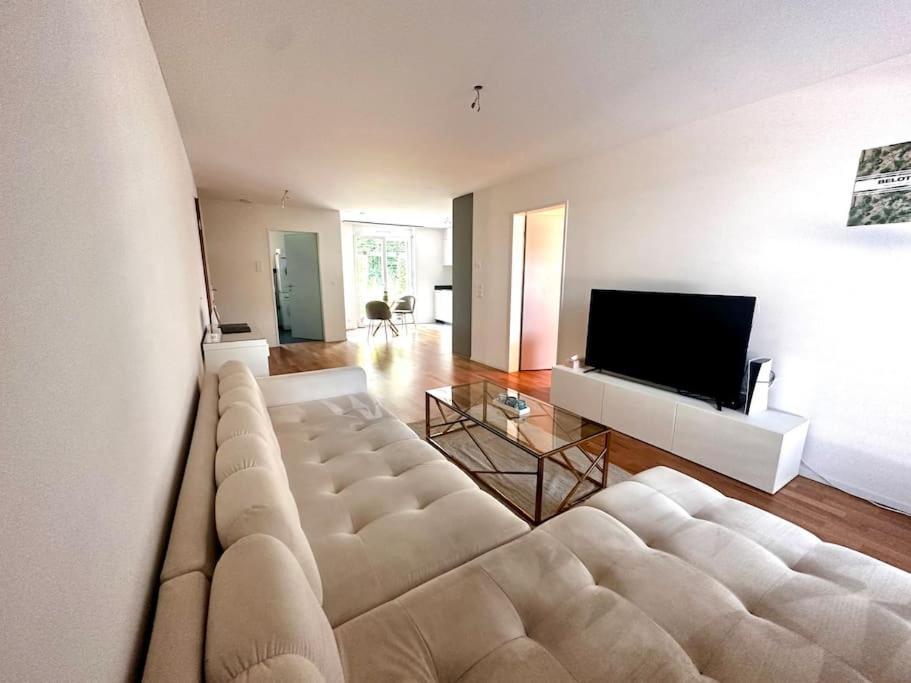 Moderne Wohnung Am Flughafen Opfikon-Glattbrugg Zewnętrze zdjęcie
